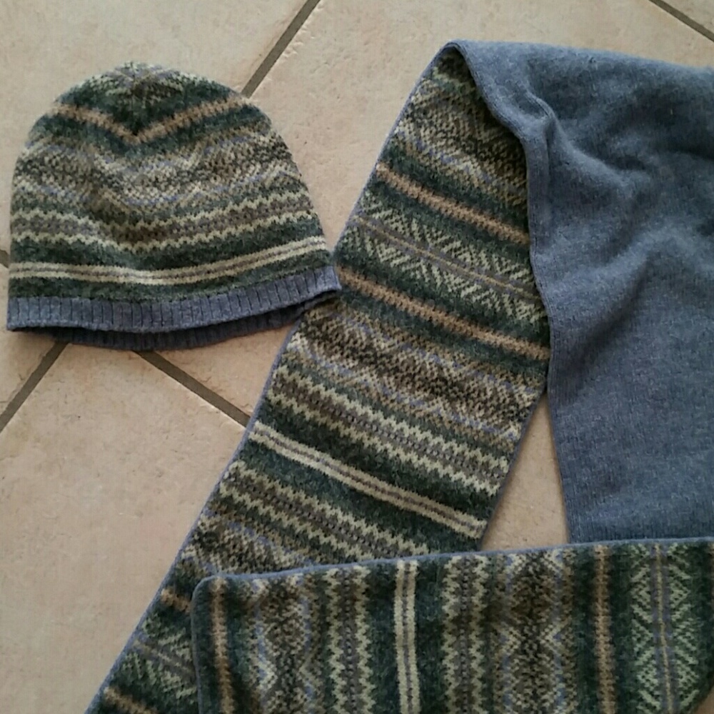 L.L. Bean Hat & Scarf Set